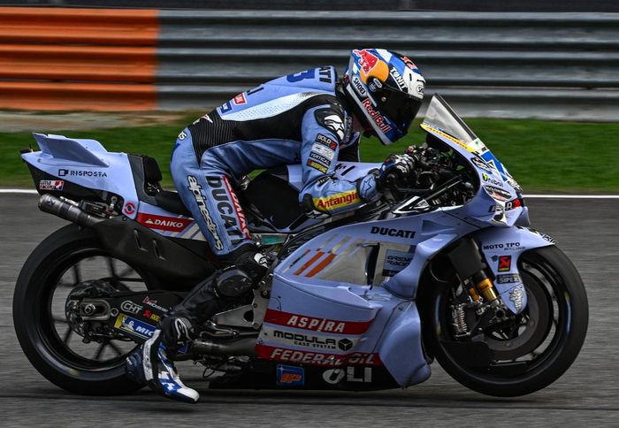 Cepernya motor MotoGP saat holeshot device diaktifkan di practice start