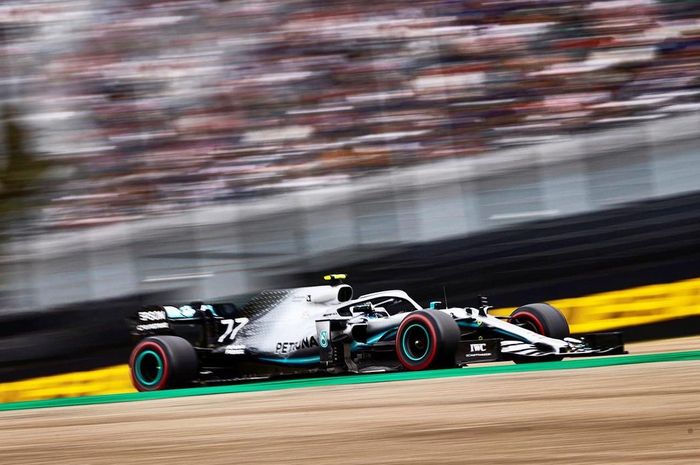 Valtteri Bottas tampil mendominasi di hari pertama F1 Jepang, Lewis Hamilton berikan pujian pada rekan setimnya tersebut