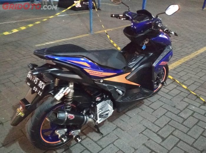 Yamaha Aerox оранжевый