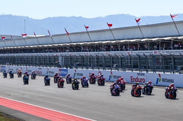 Sprint Race MotoGP Mandalika 2023 sempat dipimpin Maverick Vinales tim Aprilia Racing Factory