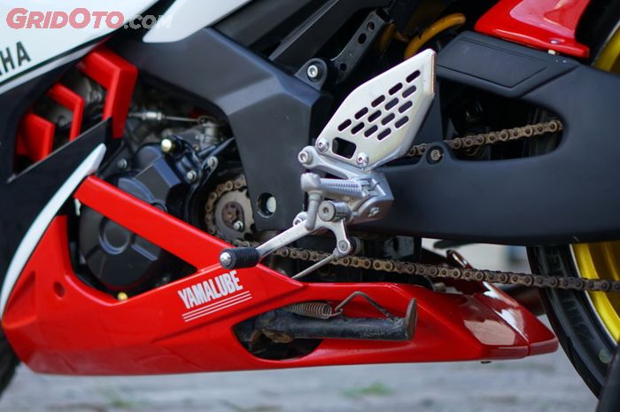 Footstep standar Yamaha YZF-R25