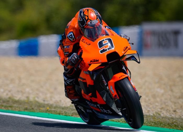 Danilo Petrucci pun mengaku hernia ini memengaruhi kinerja lengan kanannya di MotoGP Spanyol 2021