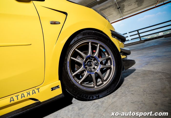 Modifikasi Mitsubishi Mirage ditopang pelek W Work Emotion ukuran 15 inci