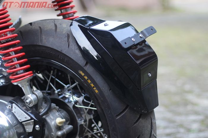 Mudguard custom Yamaha NMAX dibuatkan untuk mengurangi cipratan air dari belakang