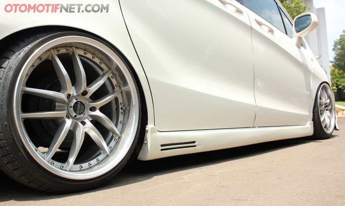 Pelek PIAA Rozza 18x8+9 inci, bikin terlihat &lsquo;penuh&rsquo;