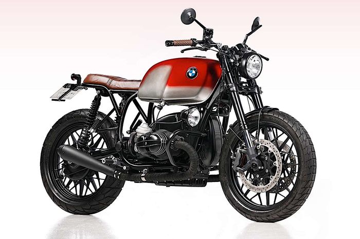 BMW R100 RS diubah jadi street tracker oleh tim builder Spanyol