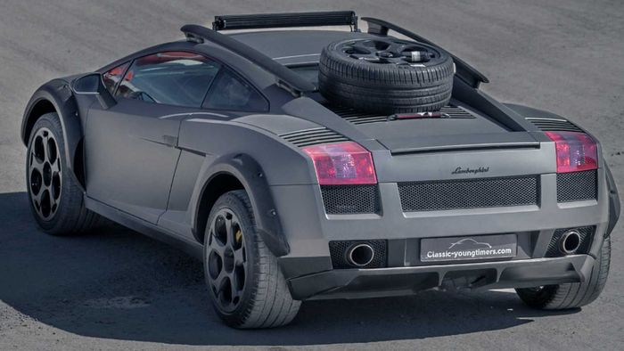 Tampak belakang Lamborghini Gallardo