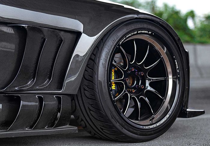 Honda S2000 pasang pelek Gaia MMXV berukuran 18 x10,5 inci 