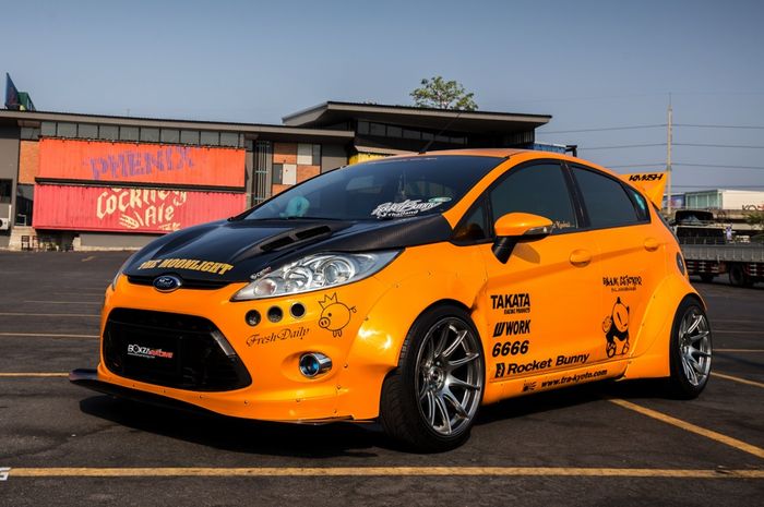 Modifikasi Ford Fiesta bergaya street racing besutan Ozen Racing, Thailand