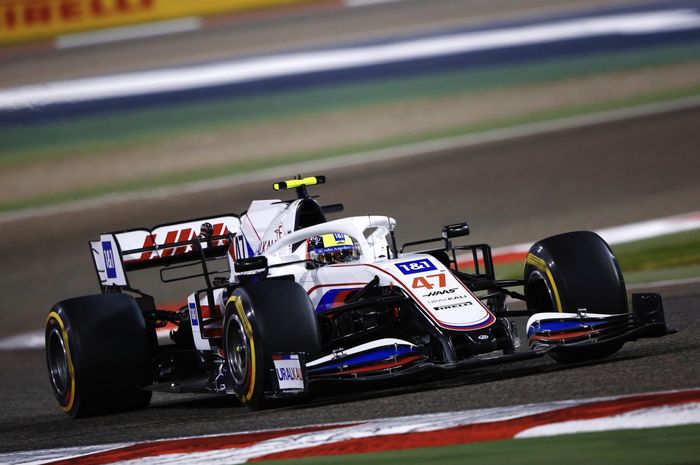 Secara umum Mick Schumacher mengaku senang dengan hasil debutnya di balap F1 setelah finish ke-16 di F1 Bahrain 2021