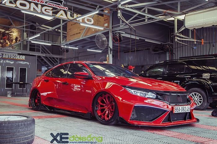 Modifikasi Honda Civic Sedan Turbo hasil garapan PhiLong Auto, Vietnam
