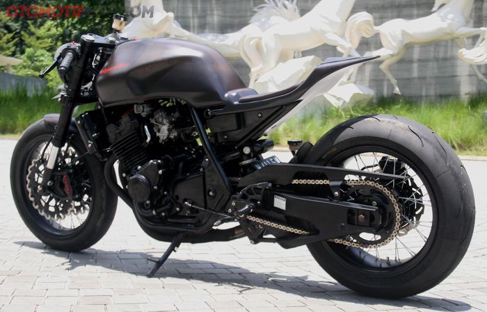 Modifikasi Honda CB400 SF 