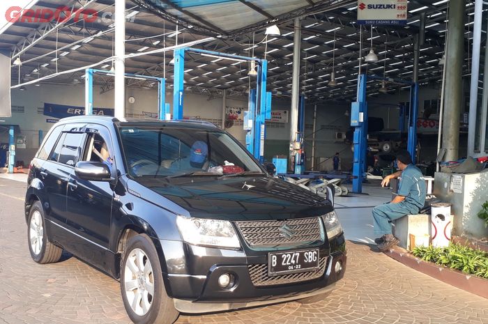Suzuki Grand Vitara setelah selesai perbaikan di bengkel resmi 