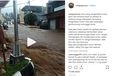 Lawan Arus Banjir Pemotor Hilang Keseimbangan dan Jatuh ke Selokan, Penumpangnya Tewas