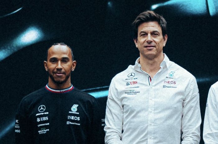 Lewis Hamilton dan Toto Wolff  masih akan bersama di tim Mercedes hingga beberapa tahun ke depan