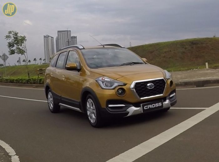 Datsun Cross menggunakan sistem CVT