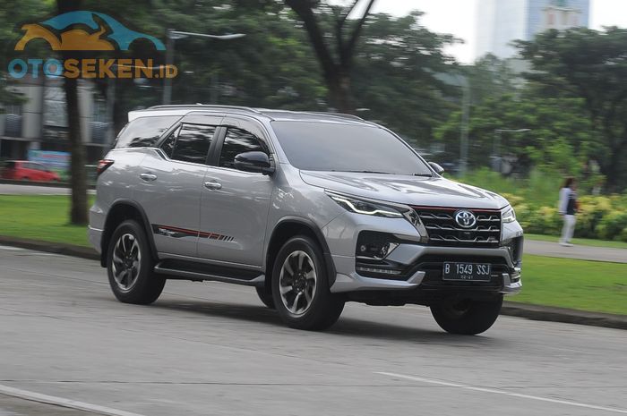 Spesifikasi dan harga Toyota Fortuner tahun 2024 seken