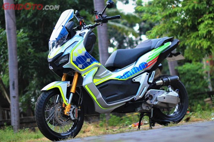 Modifikasi Honda ADV150 bergaya adventure