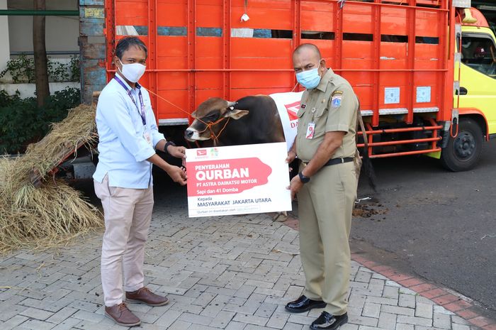 Donasi hewan kurban dari PT Astra Daihatsu Moror (ADM)