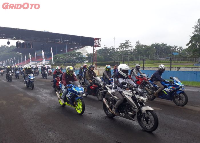 Ratusan biker Suzuki riding bareng pembalap MotoGP dari Suzuki