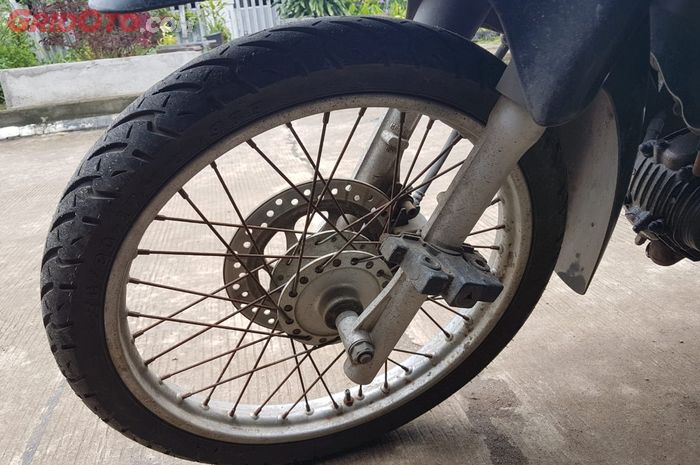 Ban motor kembangan atau patternya masih tebal tapi usia sudah lama disarankan diganti  