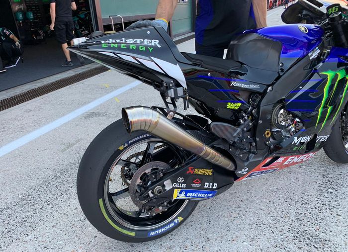 Valentino Rossi mencoba senjata baru Yamaha saat melakoni tes MotoGP yang digelar di sirkuit Misano