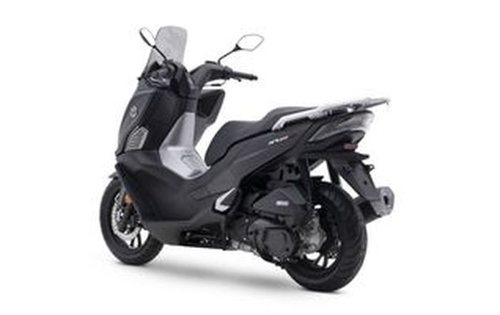 Tampilan belakang Voge Sfida SR 125