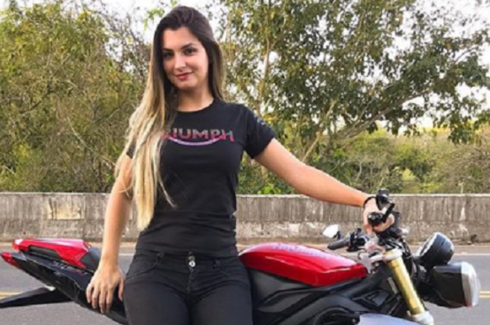 Ilustrasi lady biker