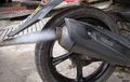 Wajib Tahu, Penyebab Keluarnya Asap Hitam dan Putih dari Knalpot Motor  