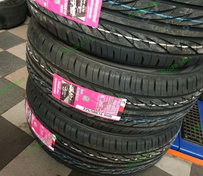 ILUSTRASI ban Bridgestone Techno Sport 