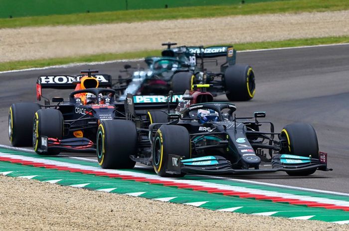 Valtteri Bottas memiliki masalah sejak awal lomba di F1 Emilia Romagna 2021