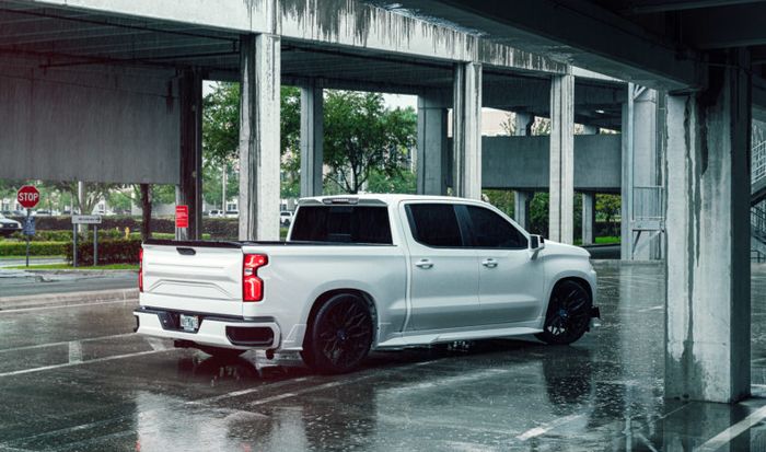 Modifikasi Chevrolet Silverado pakai body kit Air Design Global.