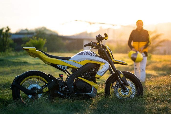 Yamaha XSR 155 garapan Treasure Garage