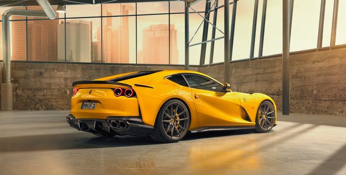Tampilan belakang Ferrari 812 Superfast garapan Novitec