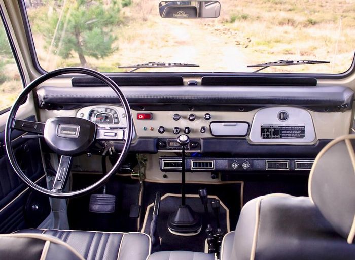 Interior Toyota Land Cruiser FJ40 