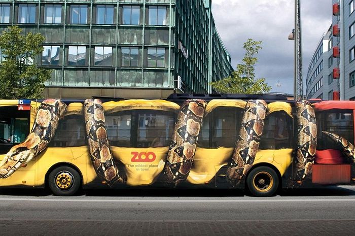 Bus untuk iklan kebun binatang di Denmark
