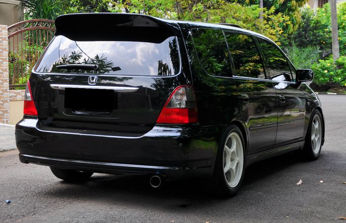 Honda Odyssey tampil kece terlihat ceper