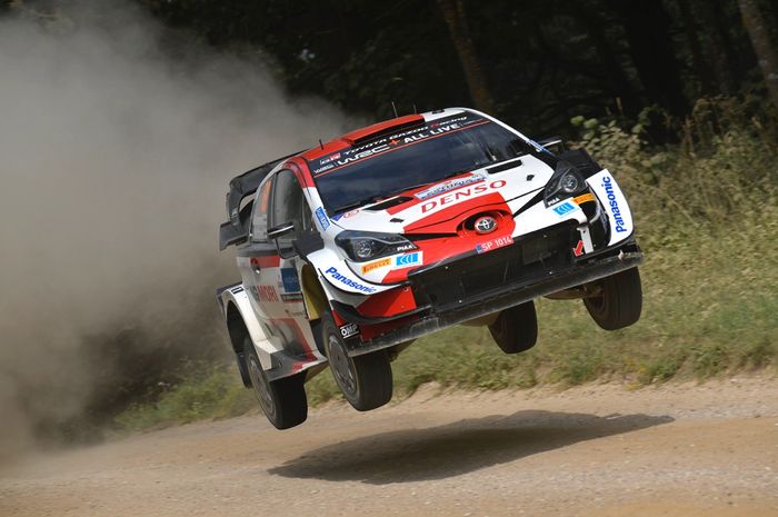 Pereli tim Toyota, Kalle Rovanpera terus memimpin setelah meraih enam kemenangan di hari Jumat Reli Estonia 2021