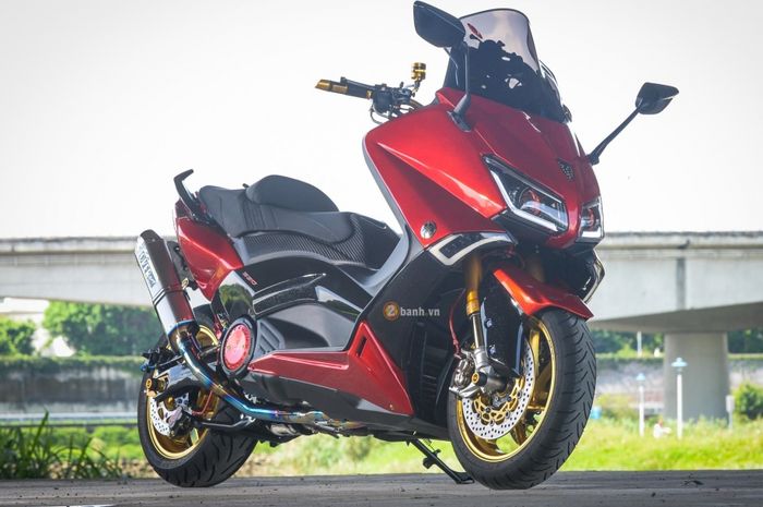 Yamaha TMAX kena modif jadi makin sangar deh