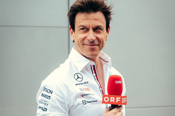 Tertinggal dari Red Bull, bos tim Mercedes Toto Wolff belum mau menyerah dalam perburuan gelar F1 2021