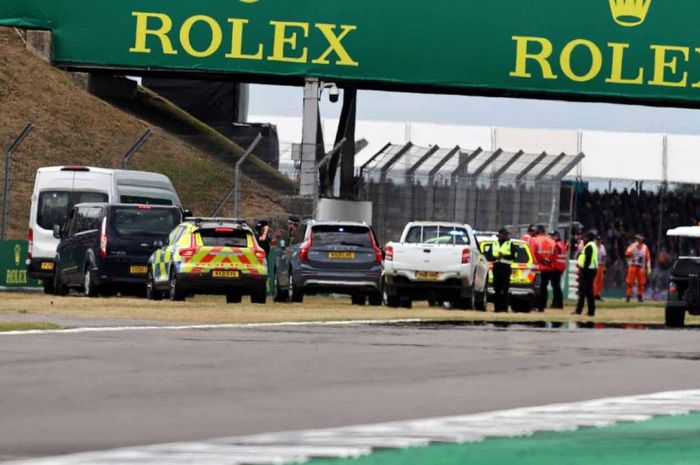 Ada penyusup masuk Sirkuit Silverstone saat red flag crash Guanyu Zhou di lap pertama F1 Inggris 2022