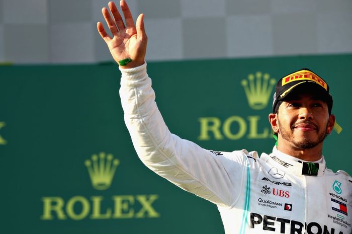 Lewis hamilton harus puas berdiri di podium kedua GP F1 Australia 2019