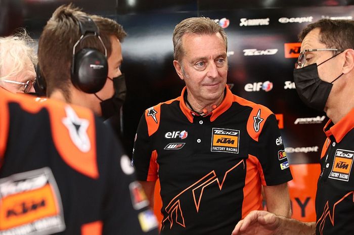 Bos KTM Tech3 mengatakan ada tiga pembalap yang masih berpeluag jadi reka setim Remy Garder di MotoGP 2022