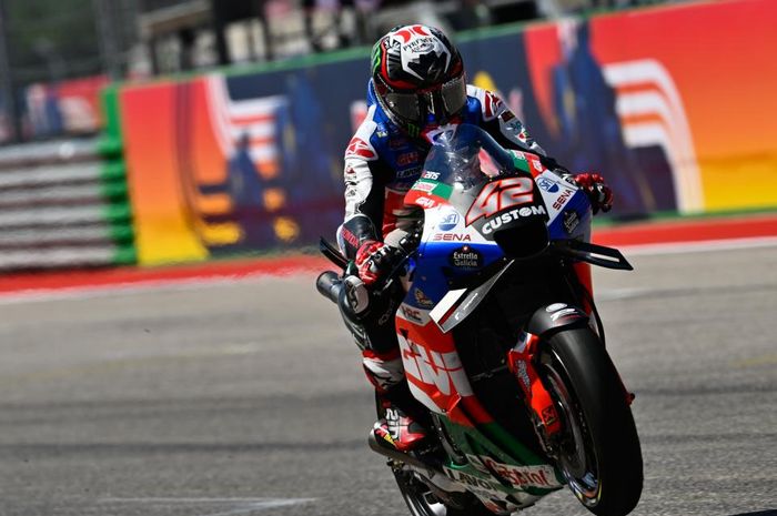 Alex Rins mampu tampil apik sejak awal untuk meraih kemenangan pertamanya bersama Honda di hasil balap MotoGP Amerika 2023