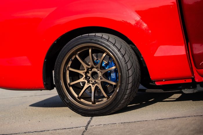 Modifikasi Isuzu D-Max street racing pasang pelek Volk Racing CE28 18 inci