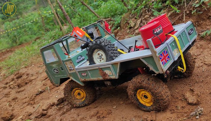 RC Land Rover FC