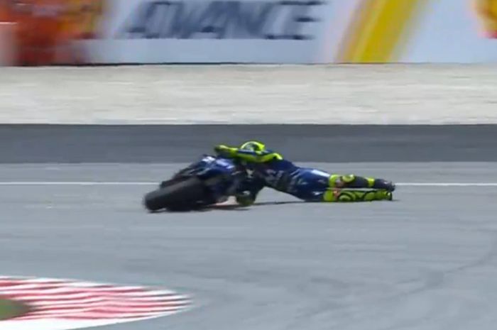 Valentino Rossi Jatuh 4 lap menjelang finish di MotoGP Malaysia (4/11/2018)