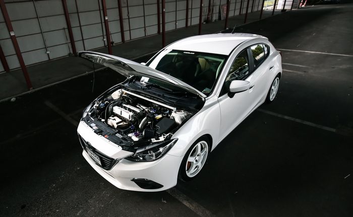 Modifikasi Mazda3 ini menyimpan tenaga hingga 400 dk