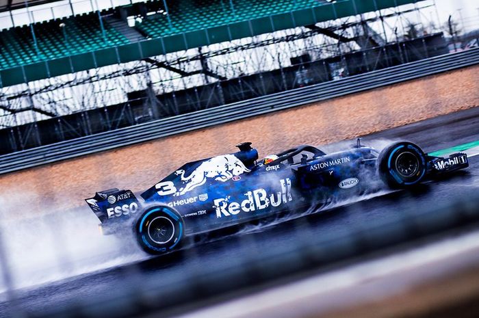 Mobil baru tim Red Bull Racing, RB14