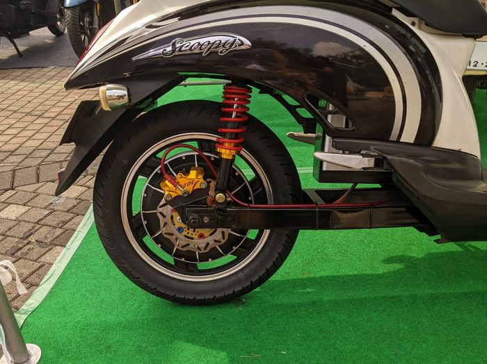 Honda Scoopy hasil konversi bengkel SR Electric di EV Fun Day 2022 di Plaza Timur Gelora Bung karno.